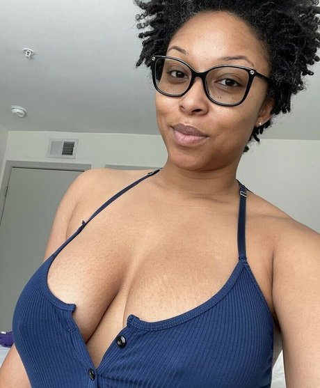 breakofdm model pornographic image