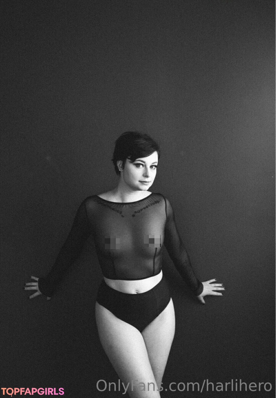 Harlihero nudes model picture