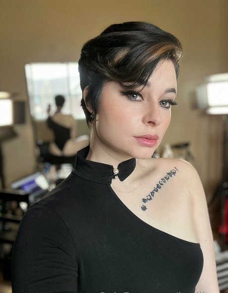 Harlihero model pornographic img