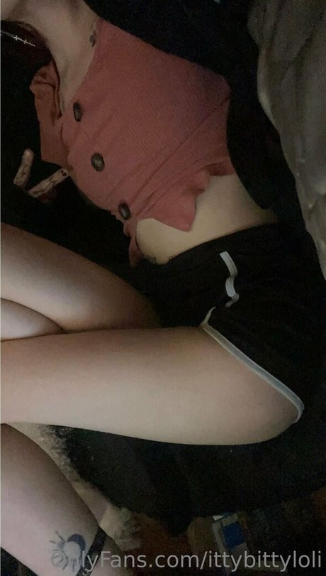 ittybittyloli model hot image