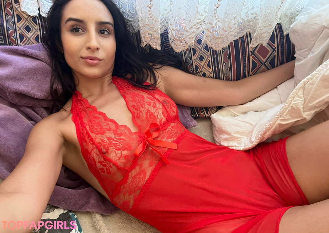 laylaaa944 star naked images