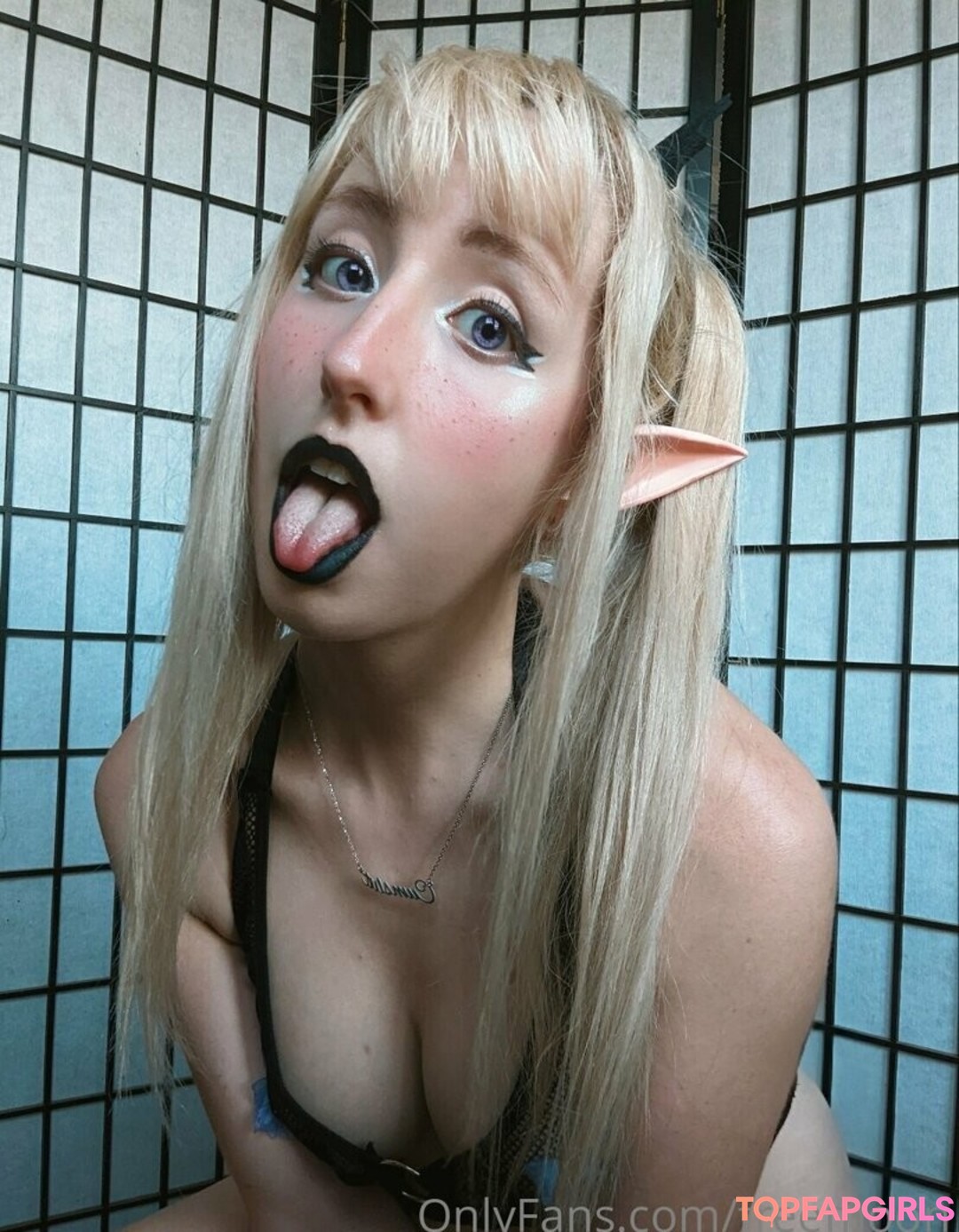 freemoon model porn photo