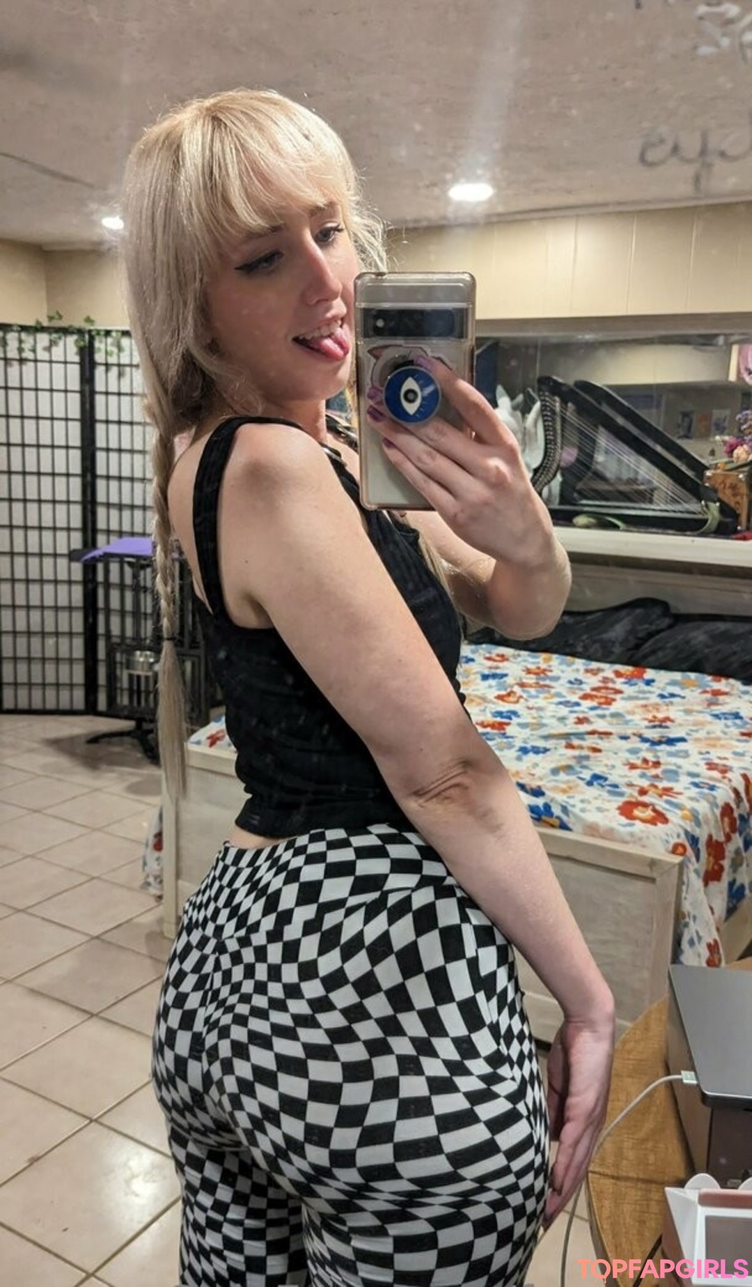 freemoon model free pics