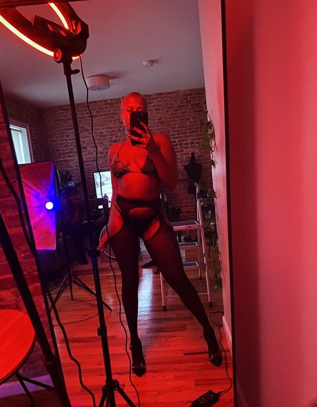 kysersaiso nude actress pic