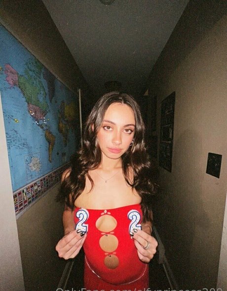 elfyprincess209 hot model picture