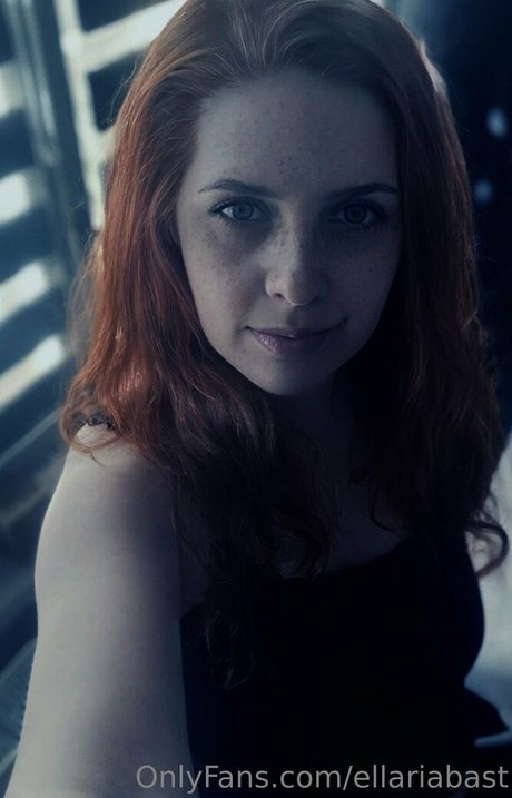 ellariabast free star pics