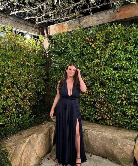 Josie L top profile image