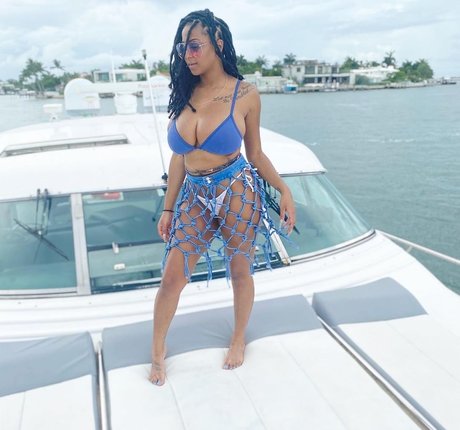 Katarra Mcduffie nude model images