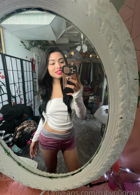 rubyo0orain naked model pictures