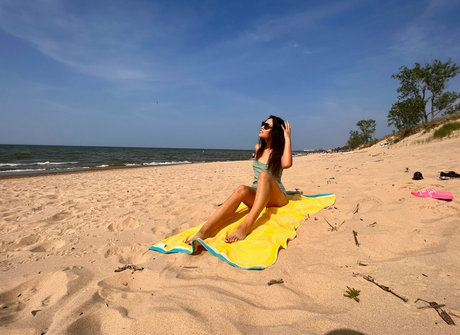 rubyo0orain model sexy photo