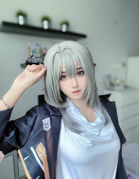 Arisa Cosplay model erotic pics