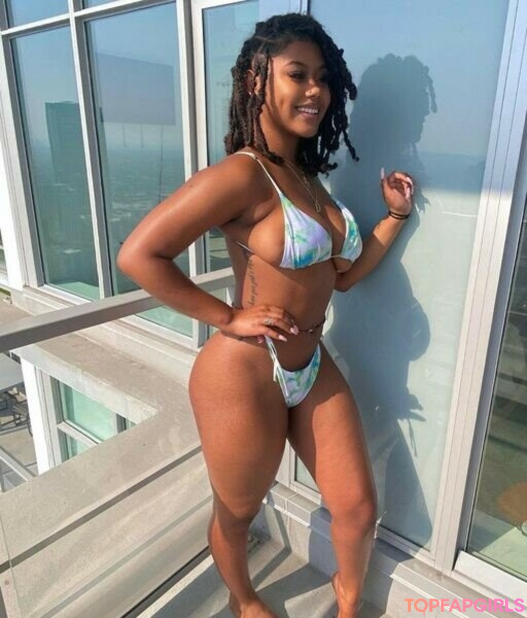 Dejarennae nude model photos
