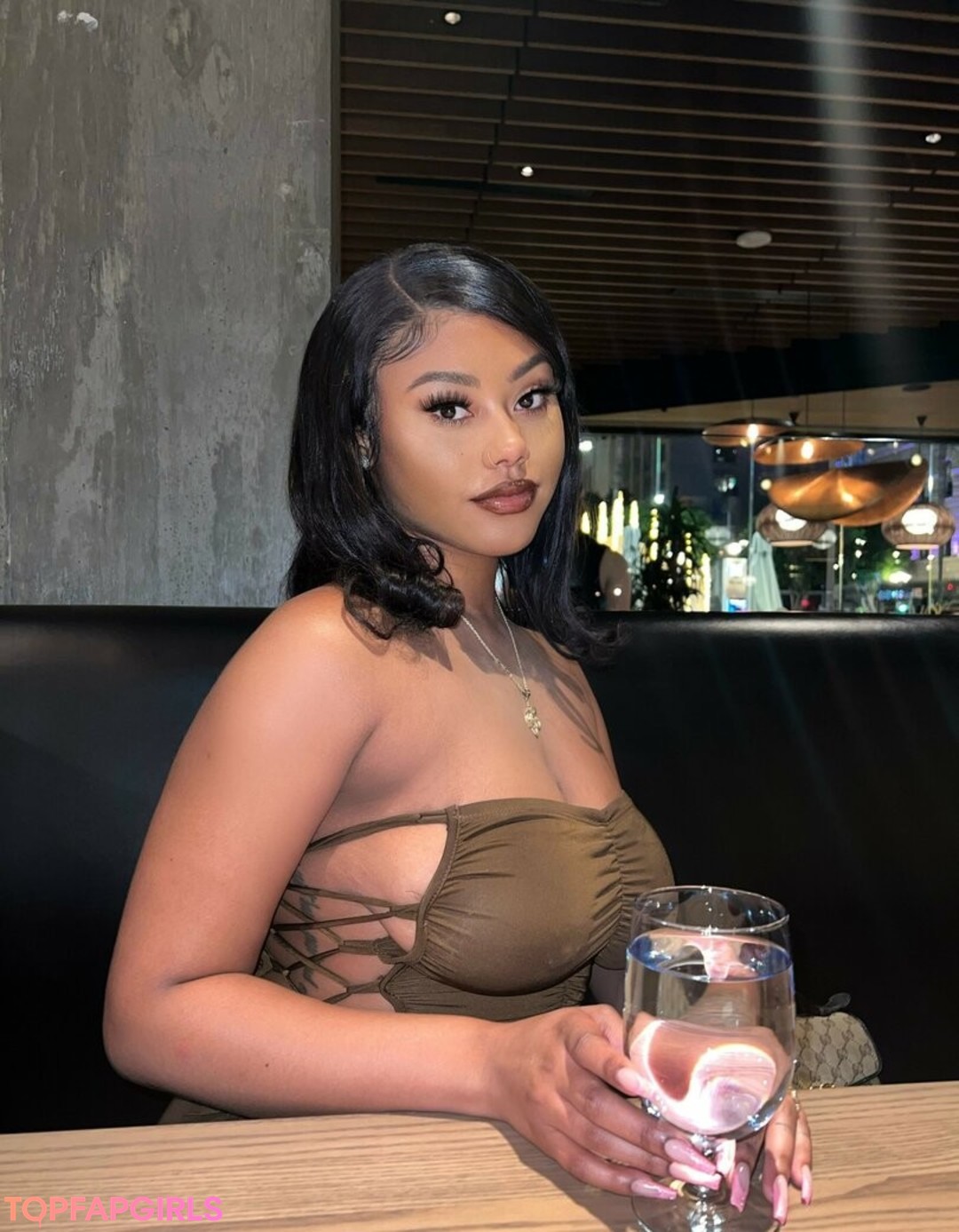 Dejarennae pretty actress photo