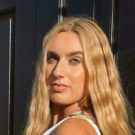 Katie Pierce hd model img