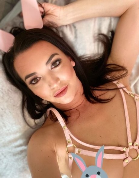 sashaoneil star exclusive photo