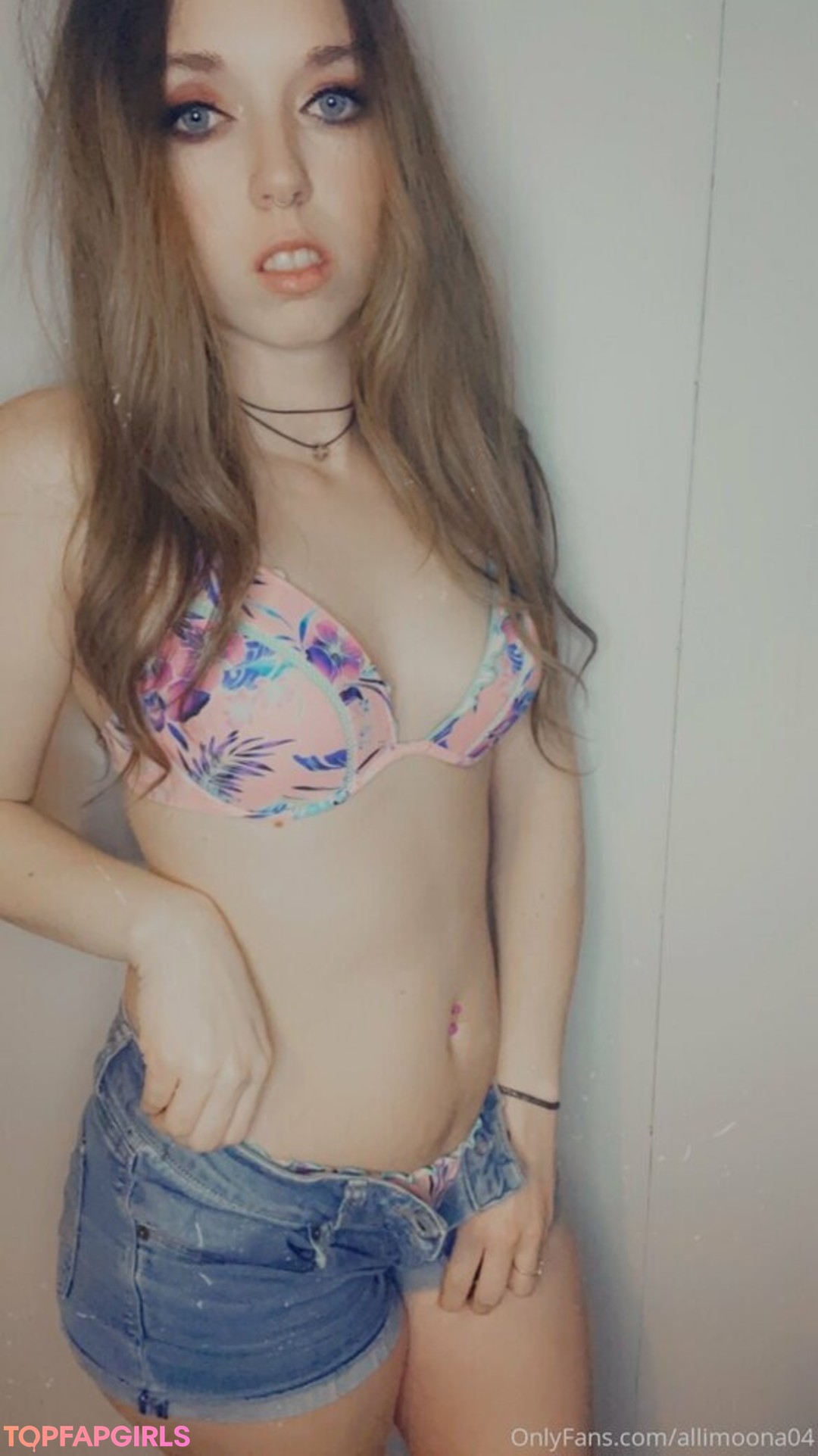 allimoona04 star naked images
