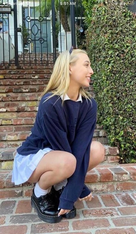 Emma Chamberlain hot pornstar img