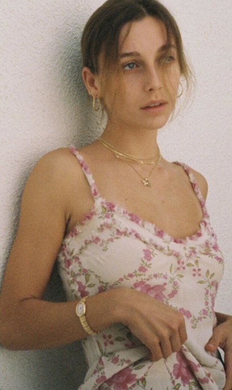 Emma Chamberlain nudes actress image