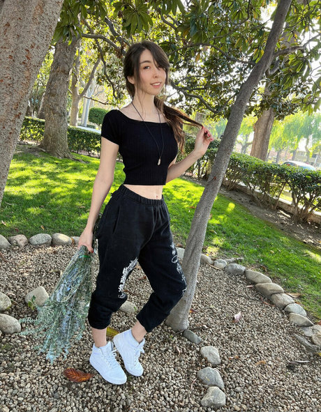 xxxbrinni model erotic pictures