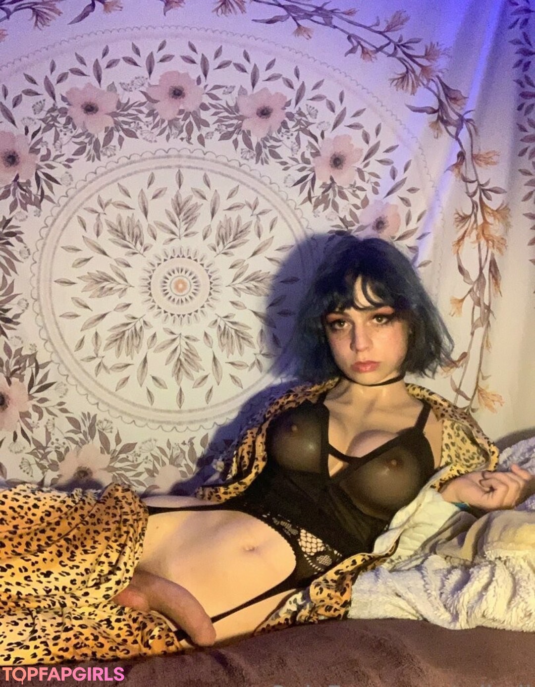 cdbell nude model image