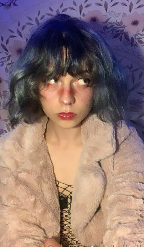 cdbell high quality model pic