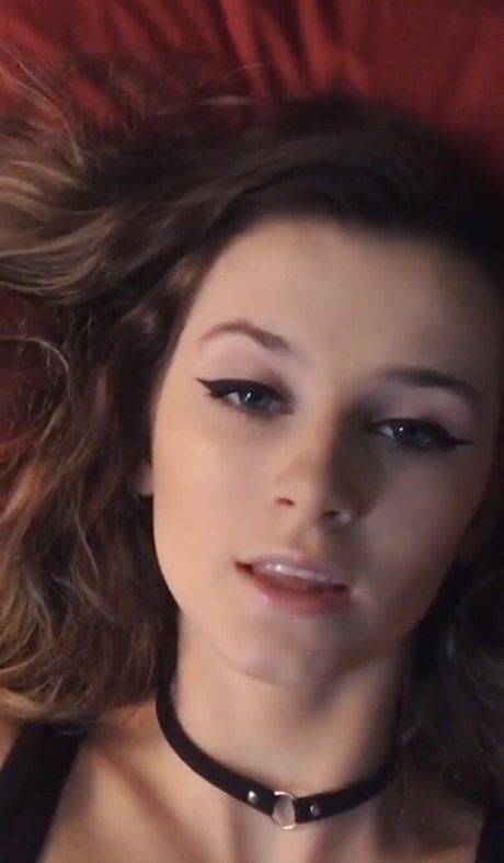 izassassin star naked pic