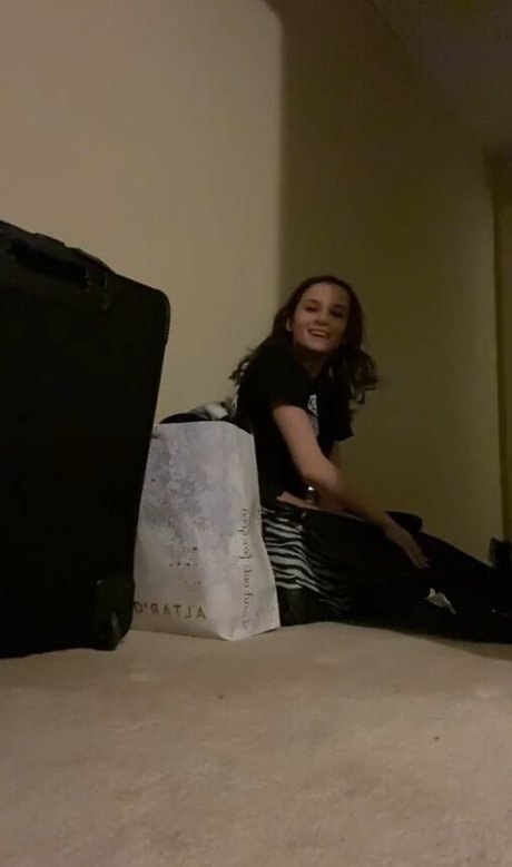 izassassin hot star image