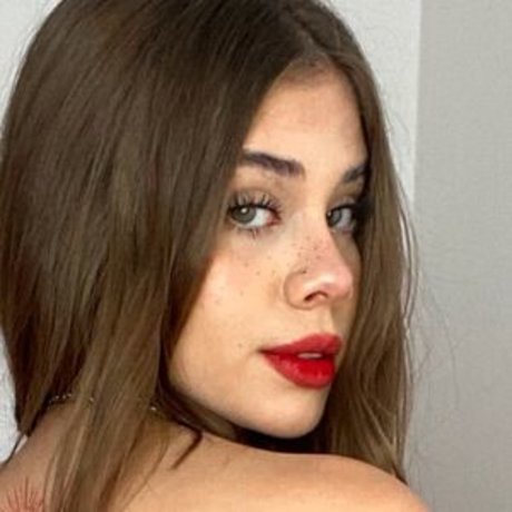 valenlovei star beautiful image