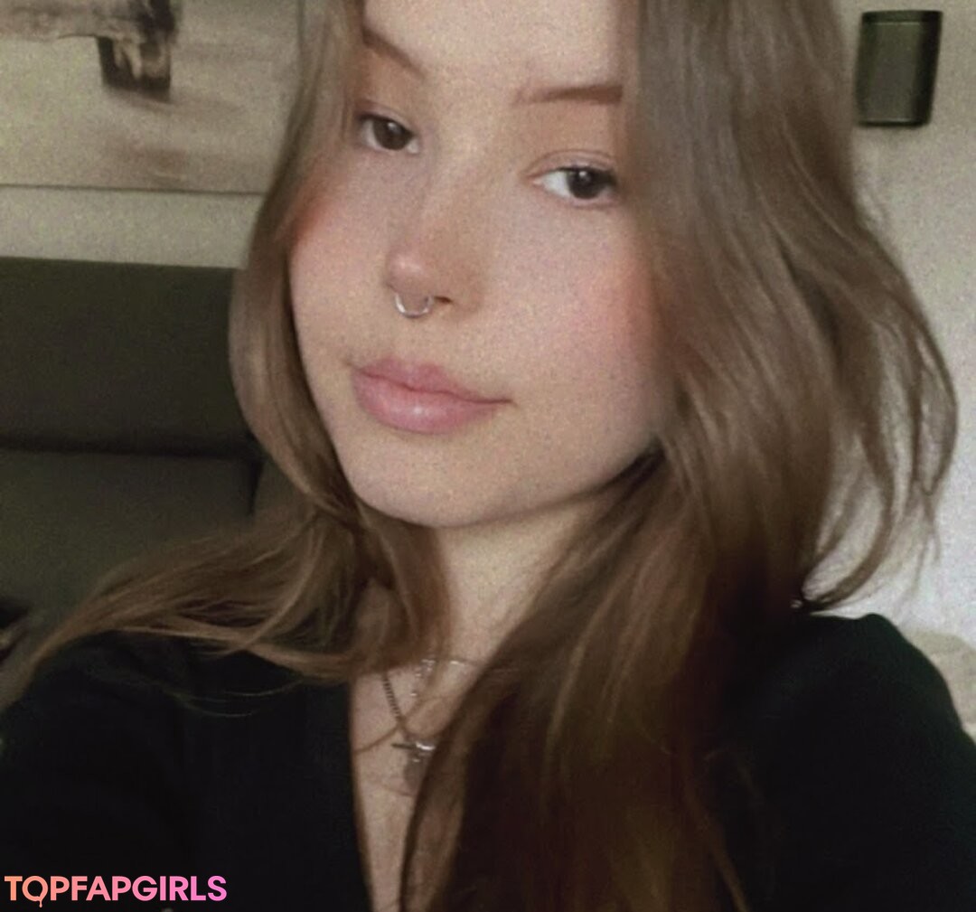 Emily Asmr free model pic
