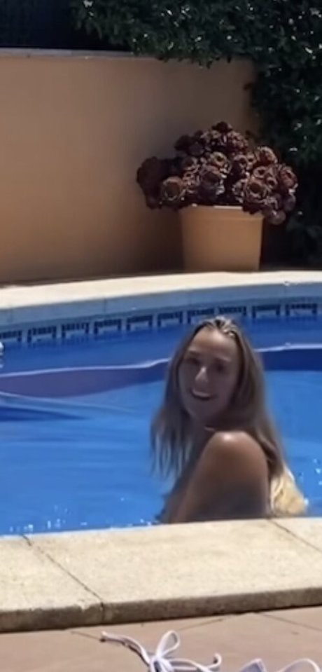 Maria Fontanals Coll exclusive model galleries