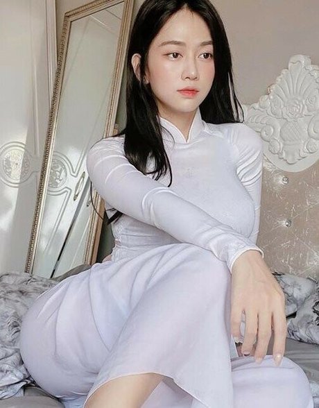 LeBong95 adult star picture