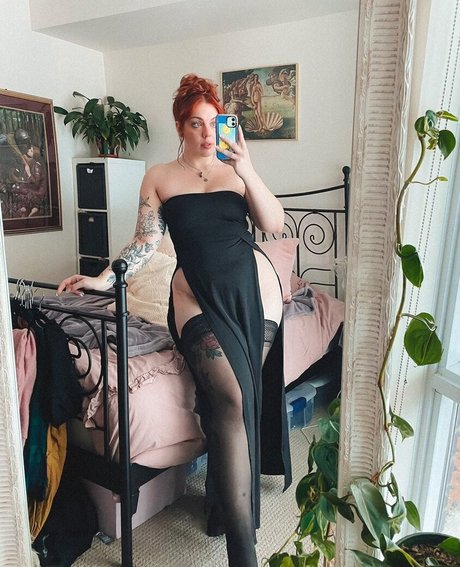 Victoriashaz model erotic photos