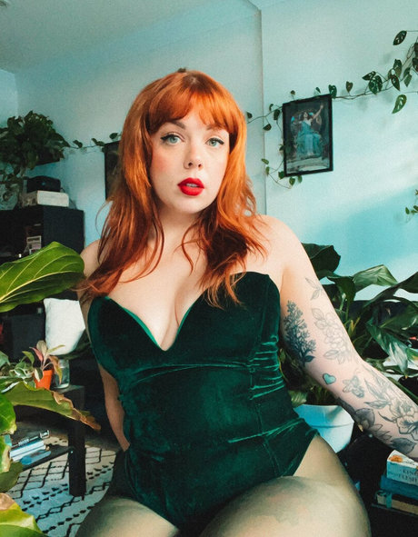 Victoriashaz erotic actress archive