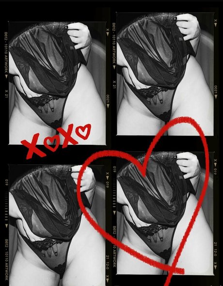 mermariel hot model photo