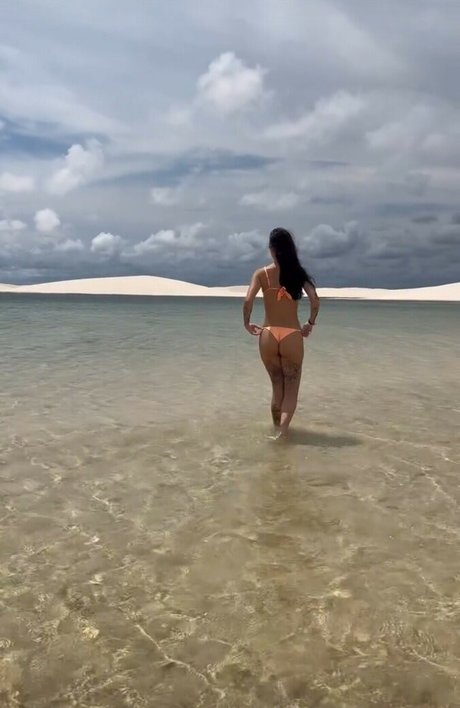 Caputile model high quality photos