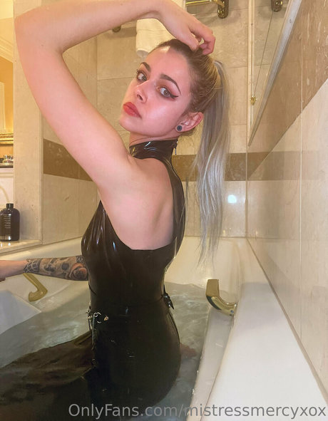 mistressmercyxox art pornstar archive