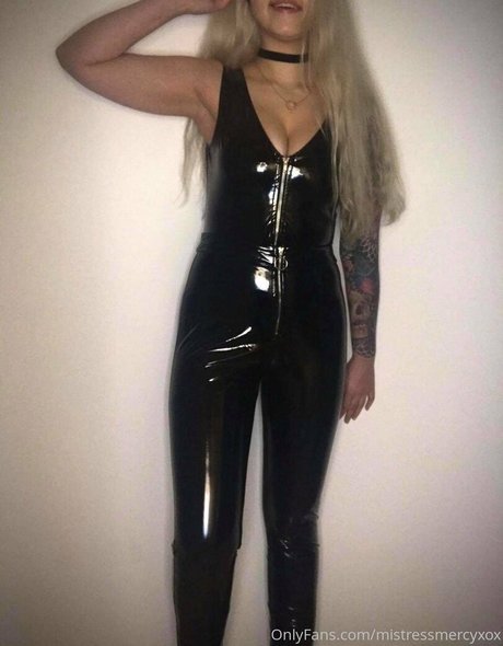 mistressmercyxox pornstar naked archive