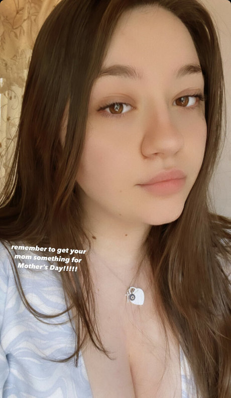 Bananabrea nude star image