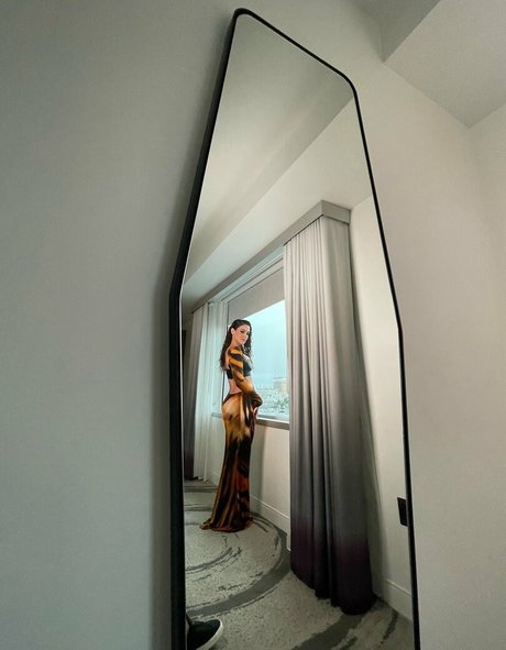 LuluLuvely nudes model pics