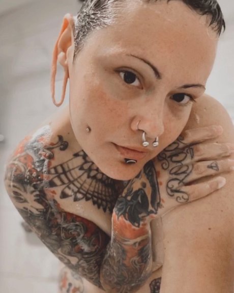 Olivia Wolfe_ model perfect pictures