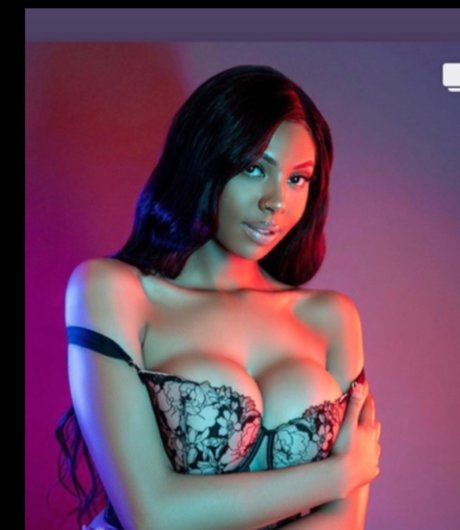 Paris Sin naked actress photo