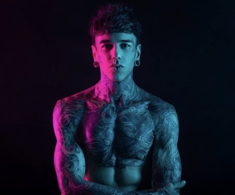 Oscar Wylde nudes actress photos