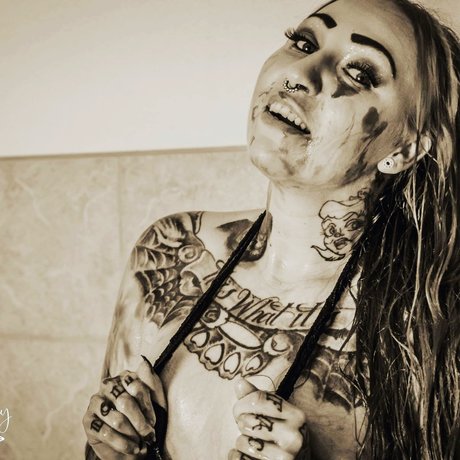 Onyx maye model hot images