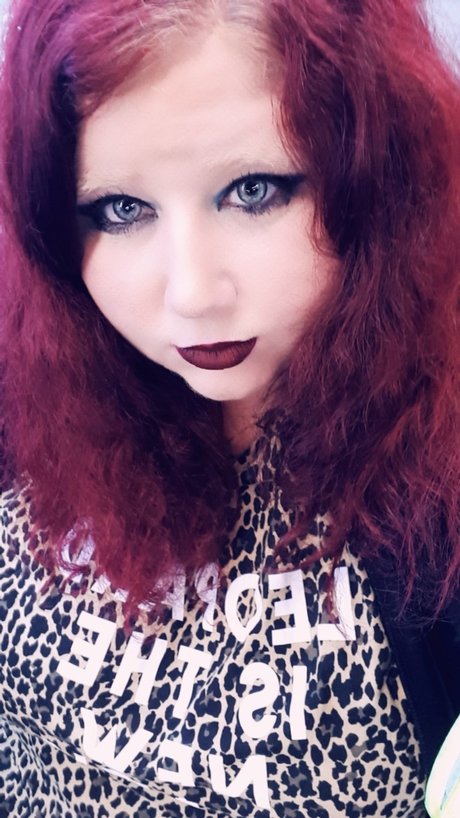 Onyx Escape sexy actress gallery