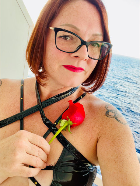 Pippy Rocks nude pornstar pics