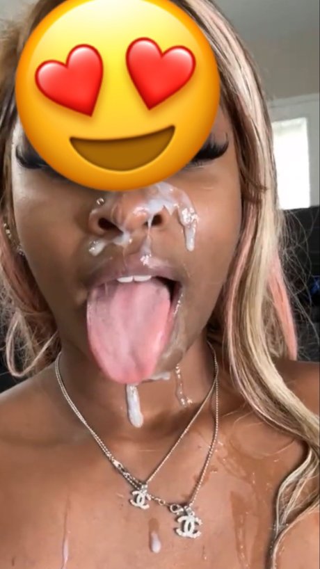 Pink Diamond_ model sex photo