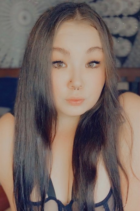 _Daisy Baby_ erotic model picture