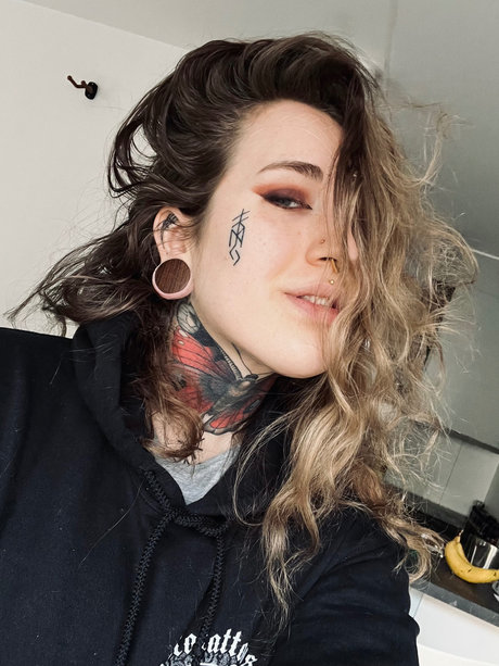 Radical Reb trans valkyrie porn actress photo