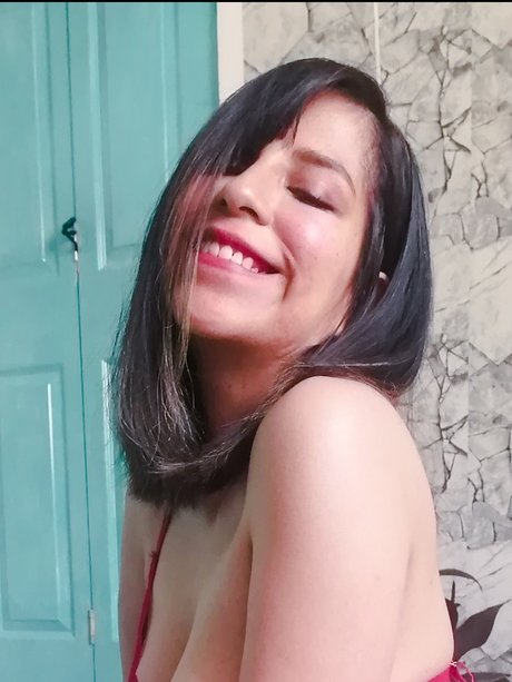 Qimy star sexy pictures