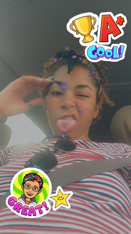 QueenChaos best actress pictures